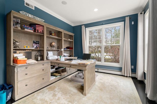 7 Pettee's Pond Lane, Walpole, MA 02081