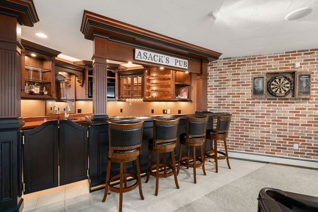 7 Pettee's Pond Lane, Walpole, MA 02081