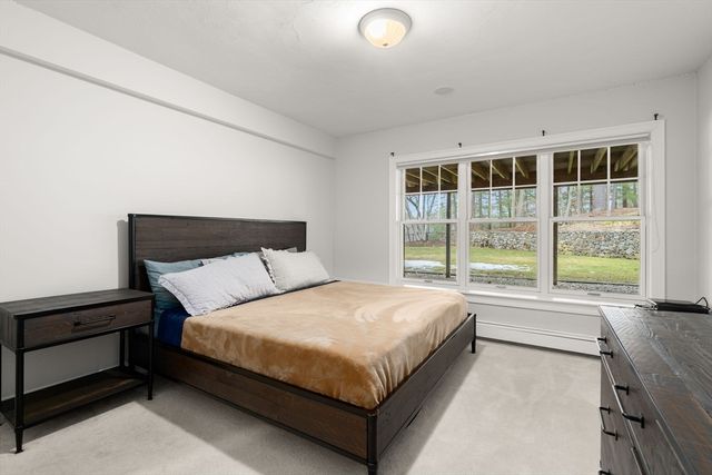 7 Pettee's Pond Lane, Walpole, MA 02081