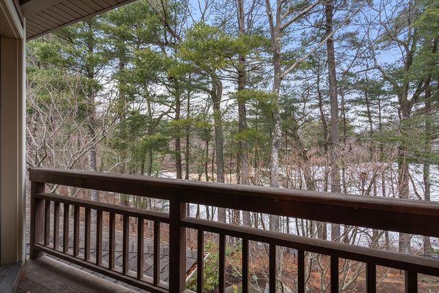 7 Pettee's Pond Lane, Walpole, MA 02081