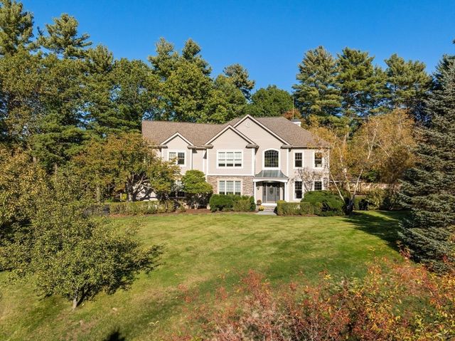 7 Pettee's Pond Lane, Walpole, MA 02081