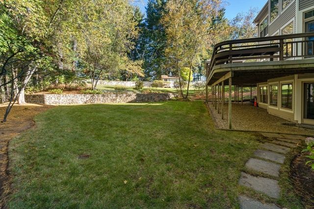 7 Pettee's Pond Lane, Walpole, MA 02081