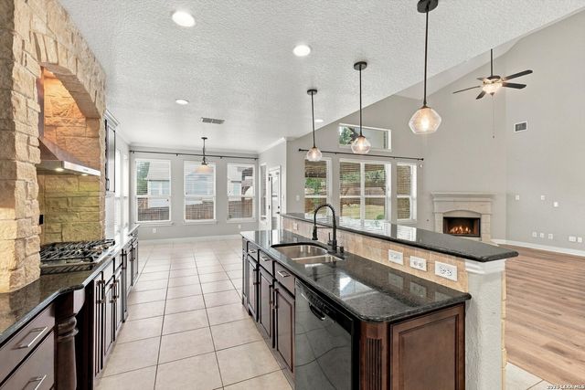 3834 Ox-Eye Daisy, San Antonio, TX 78261