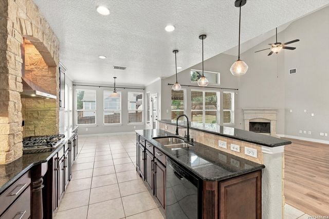 3834 Ox-Eye Daisy, San Antonio, TX 78261
