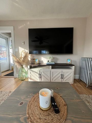 73 Edinboro Rd 1, Quincy, MA 02169