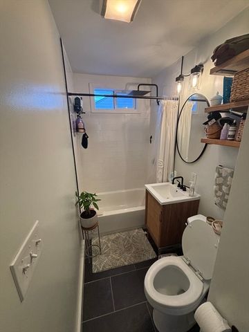 73 Edinboro Rd 1, Quincy, MA 02169