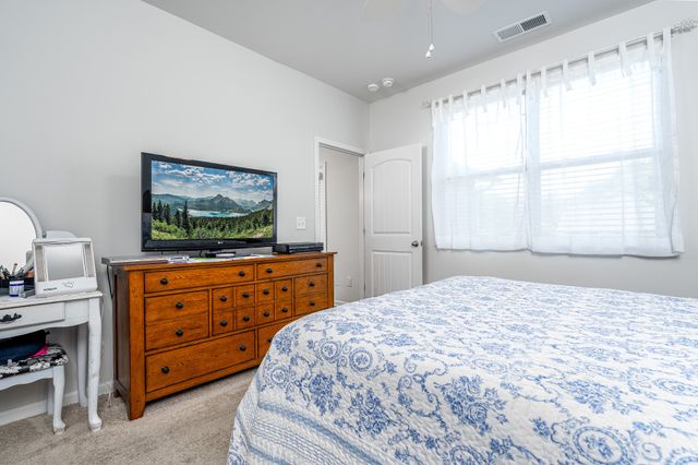 601 Sheyes Cir, Columbia, TN 38401