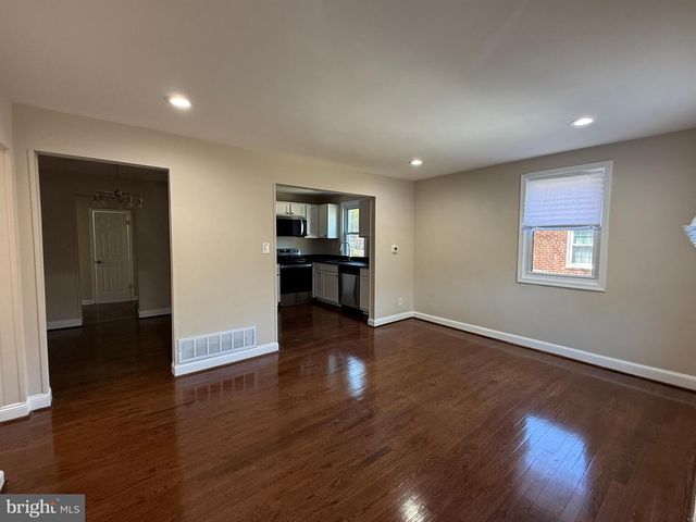 6809 GREENVALE PKWY, Hyattsville, MD 20784
