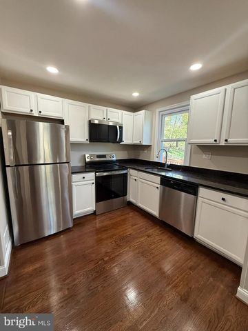 6809 GREENVALE PKWY, Hyattsville, MD 20784