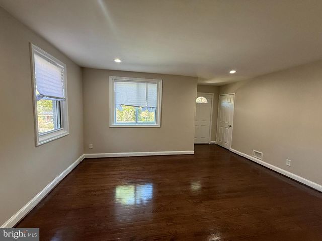 6809 GREENVALE PKWY, Hyattsville, MD 20784