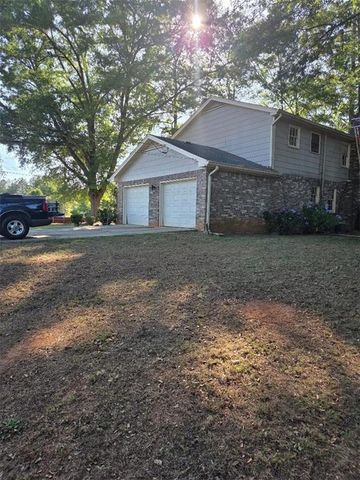 2206 Country Club Drive SE, Conyers, GA 30013