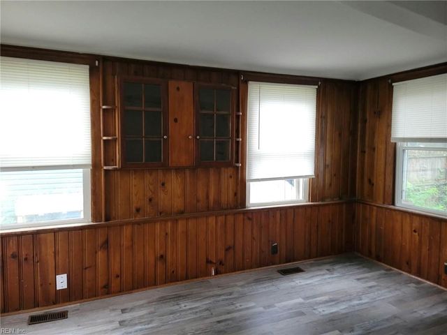 53 Decatur ST, Portsmouth, VA 23702