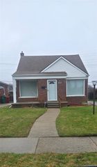 17076 Stricker Avenue, Eastpointe, MI 48021