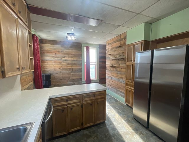215 W Main Street, Lometa, TX 76853