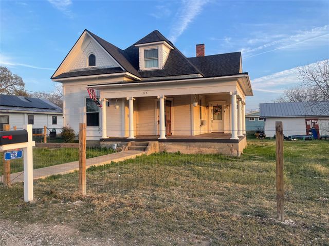 215 W Main Street, Lometa, TX 76853