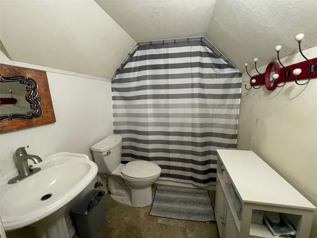 215 W Main Street, Lometa, TX 76853