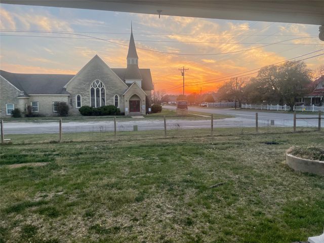 215 W Main Street, Lometa, TX 76853