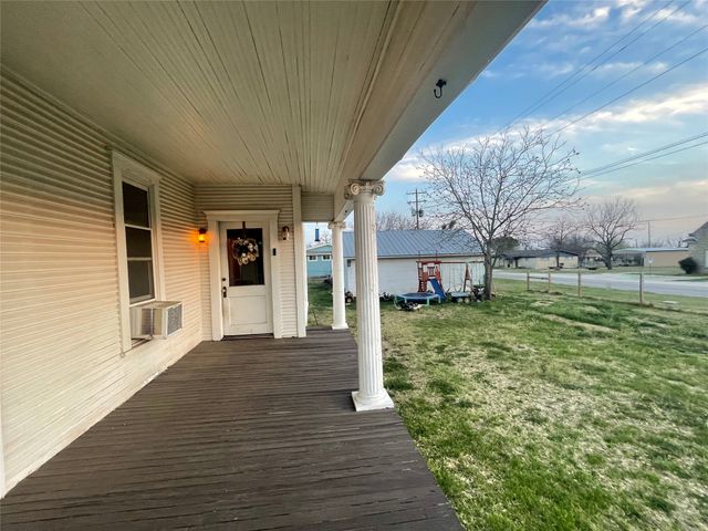 215 W Main Street, Lometa, TX 76853