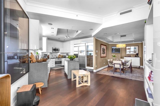 848 Brickell Key Dr LPH4401, Miami, FL 33131