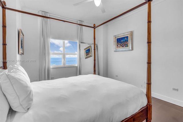 848 Brickell Key Dr LPH4401, Miami, FL 33131