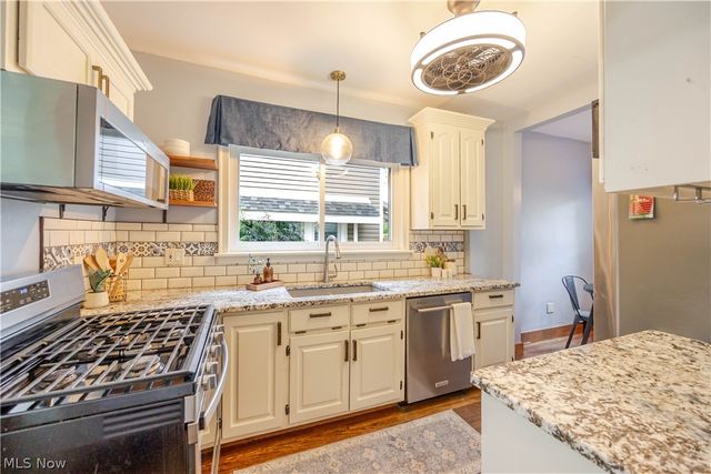 2529 Whitelaw Street, Cuyahoga Falls, OH 44221