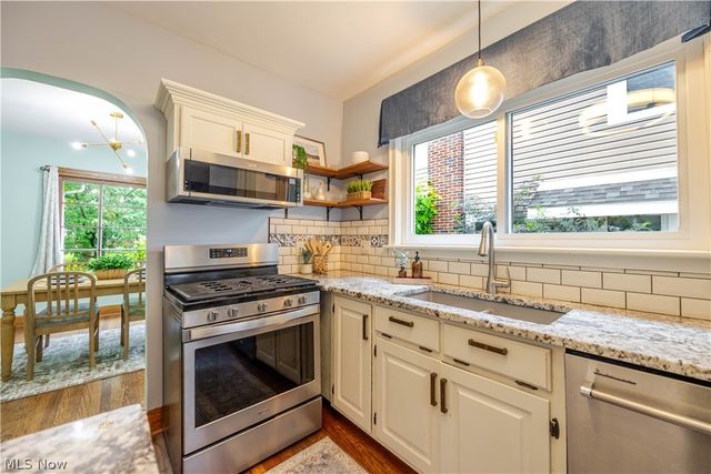 2529 Whitelaw Street, Cuyahoga Falls, OH 44221