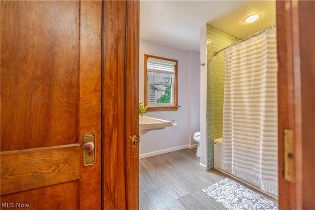 2529 Whitelaw Street, Cuyahoga Falls, OH 44221