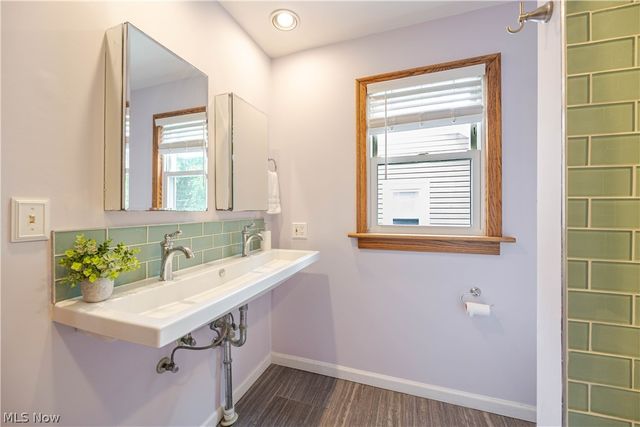 2529 Whitelaw Street, Cuyahoga Falls, OH 44221