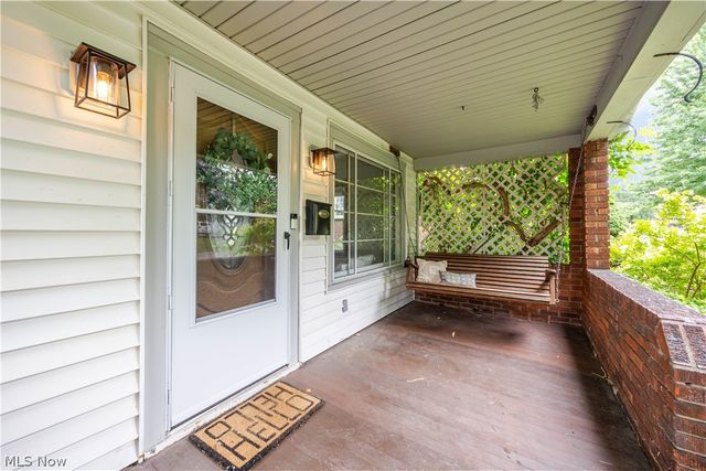 2529 Whitelaw Street, Cuyahoga Falls, OH 44221