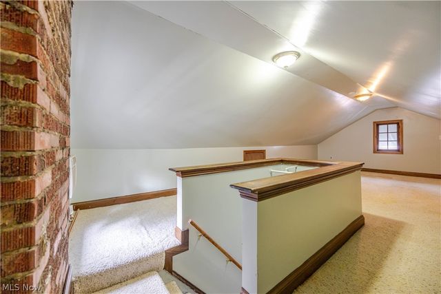 2529 Whitelaw Street, Cuyahoga Falls, OH 44221