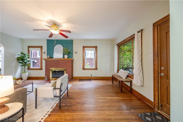 2529 Whitelaw Street, Cuyahoga Falls, OH 44221