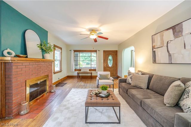 2529 Whitelaw Street, Cuyahoga Falls, OH 44221