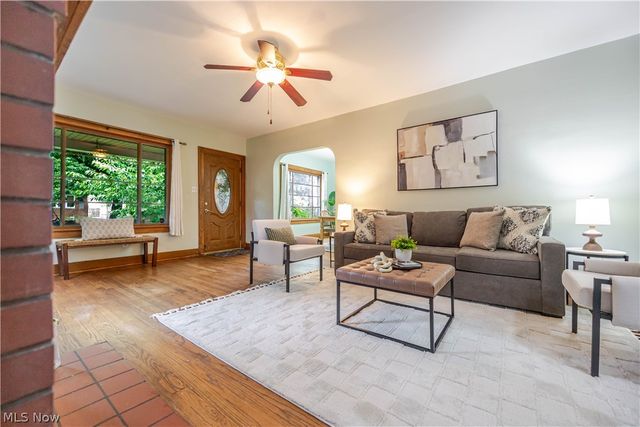 2529 Whitelaw Street, Cuyahoga Falls, OH 44221