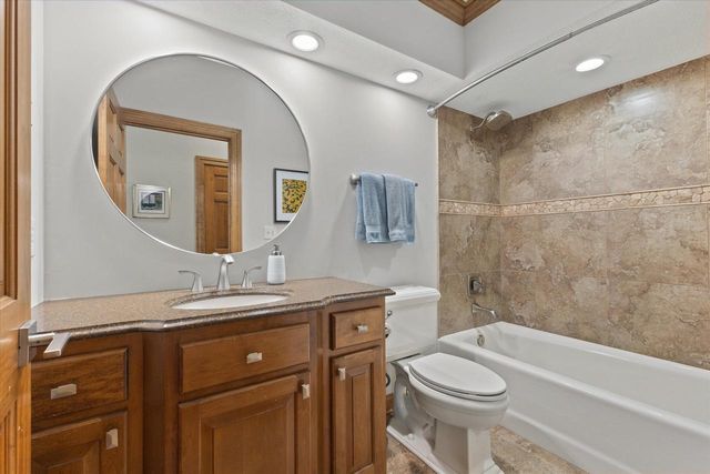 N74W16142 Stonewood DRIVE, Menomonee Falls, WI 53051