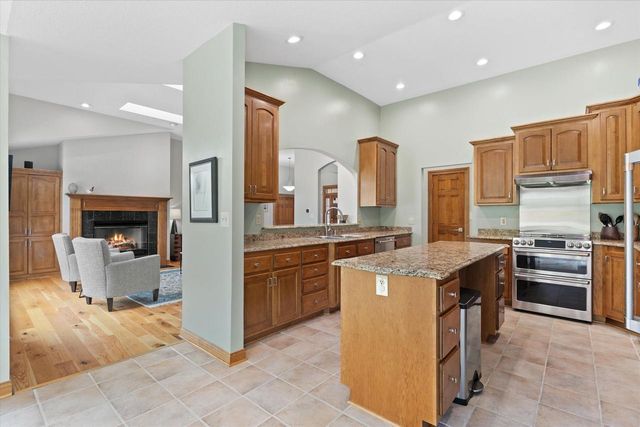 N74W16142 Stonewood DRIVE, Menomonee Falls, WI 53051