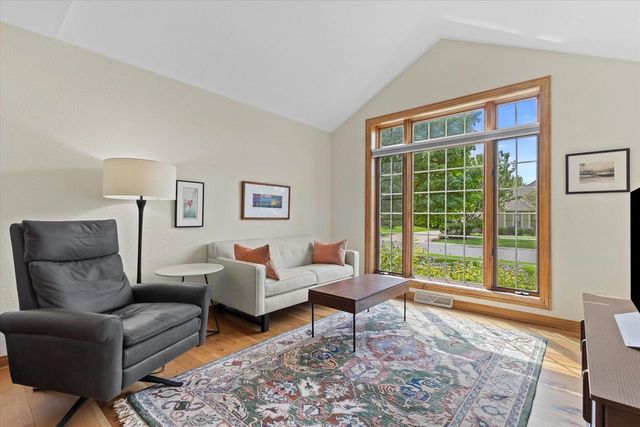 N74W16142 Stonewood DRIVE, Menomonee Falls, WI 53051