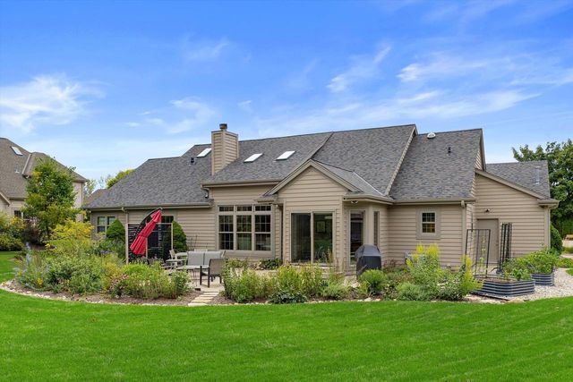 N74W16142 Stonewood DRIVE, Menomonee Falls, WI 53051
