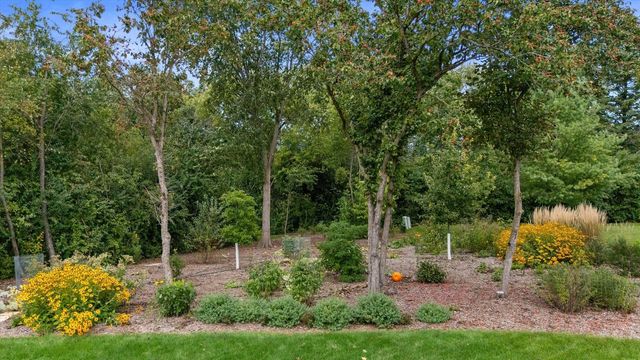 N74W16142 Stonewood DRIVE, Menomonee Falls, WI 53051
