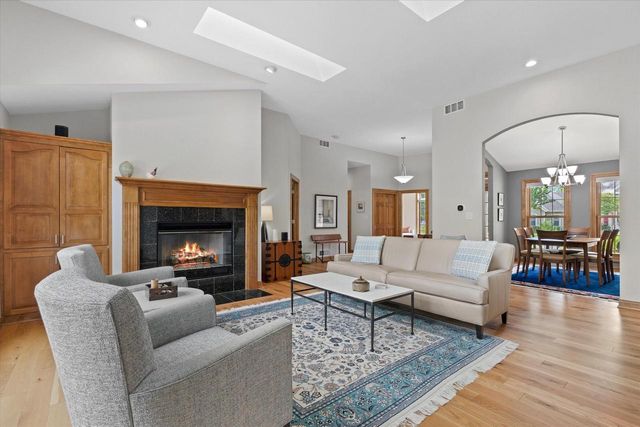 N74W16142 Stonewood DRIVE, Menomonee Falls, WI 53051