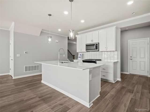 4145 Nottingham Circle, Clarkston, MI 48346