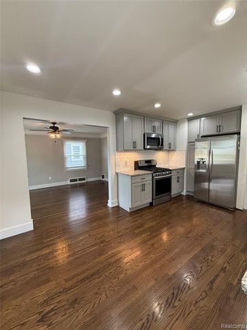 320 Flowerdale Street, Ferndale, MI 48220