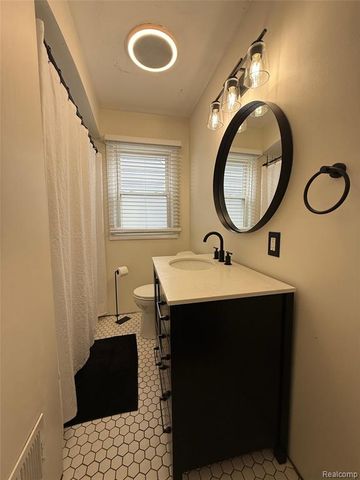 320 Flowerdale Street, Ferndale, MI 48220