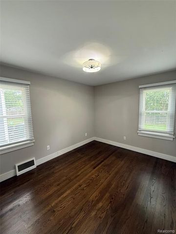 320 Flowerdale Street, Ferndale, MI 48220