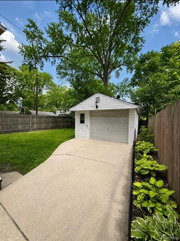 320 Flowerdale Street, Ferndale, MI 48220
