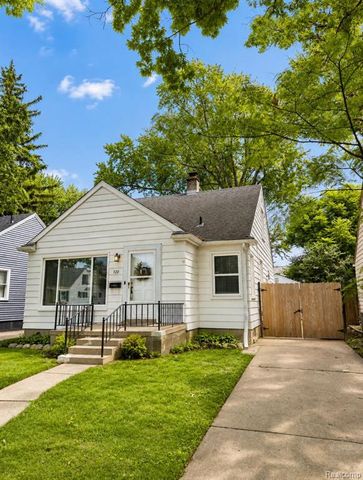 320 Flowerdale Street, Ferndale, MI 48220