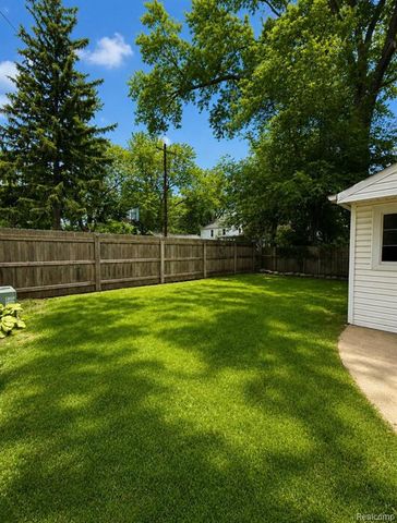 320 Flowerdale Street, Ferndale, MI 48220