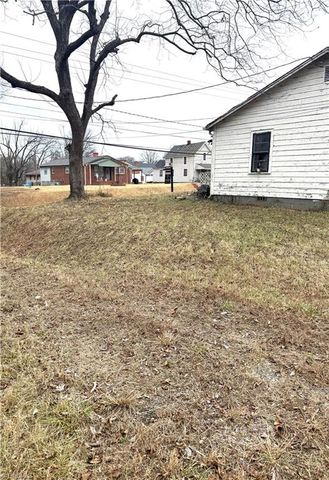 705 W Harrison Street, Reidsville, NC 27320