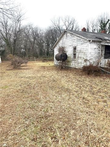 705 W Harrison Street, Reidsville, NC 27320