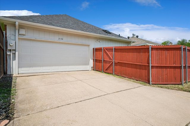 2152 Arbor Creek Drive, Carrollton, TX 75010
