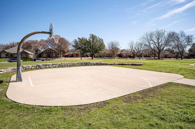 2152 Arbor Creek Drive, Carrollton, TX 75010